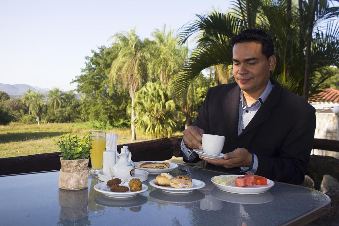 El Pantanal Hotel & Resort Puerto Quijarro  Luaran gambar