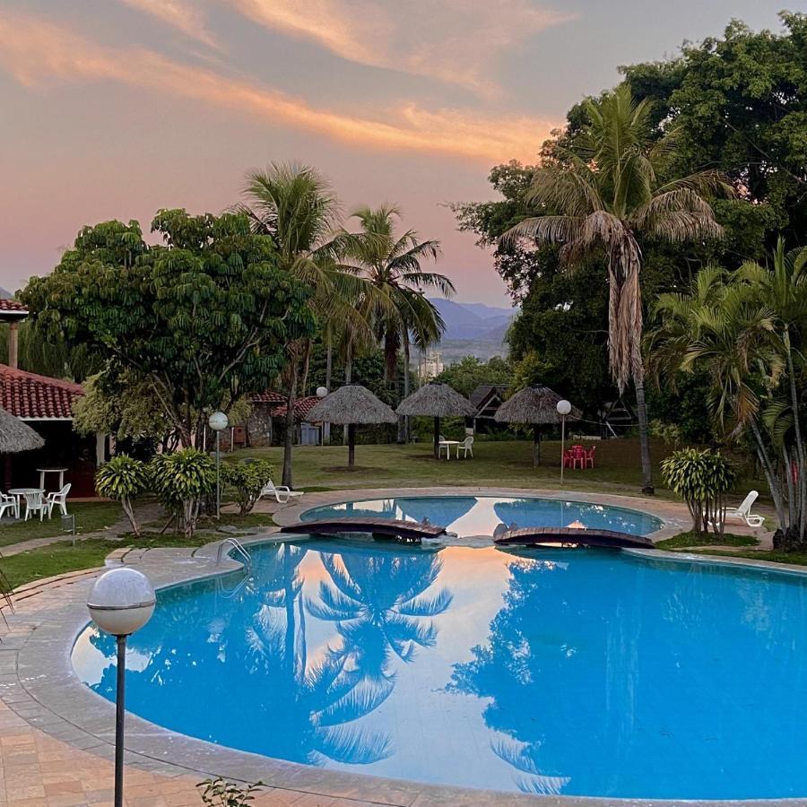 El Pantanal Hotel & Resort Puerto Quijarro  Luaran gambar